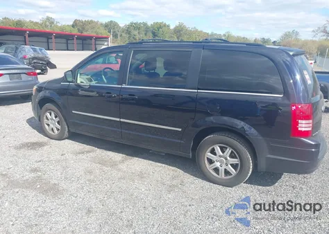 2010 Chrysler Town & Country Touring from USA, damaged, VIN 2A4RR5D19AR351858